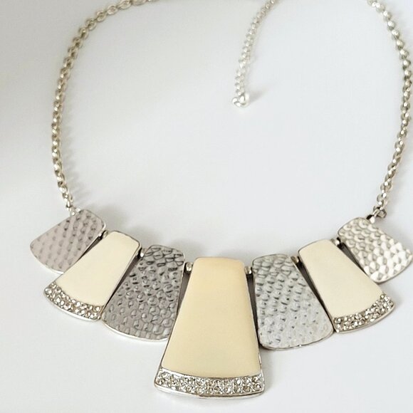 Cream & Ivory Enameled Silver Tone Statement Bib Necklace Rhinestone Accents 18" - Picture 2 of 8